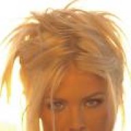 واقبلت العروس