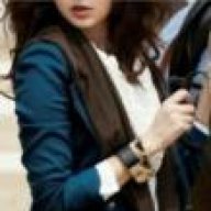 عاشقة المستحيل.