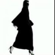 ملكه بقلبهه