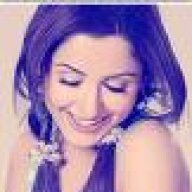 عطره في كفوفي