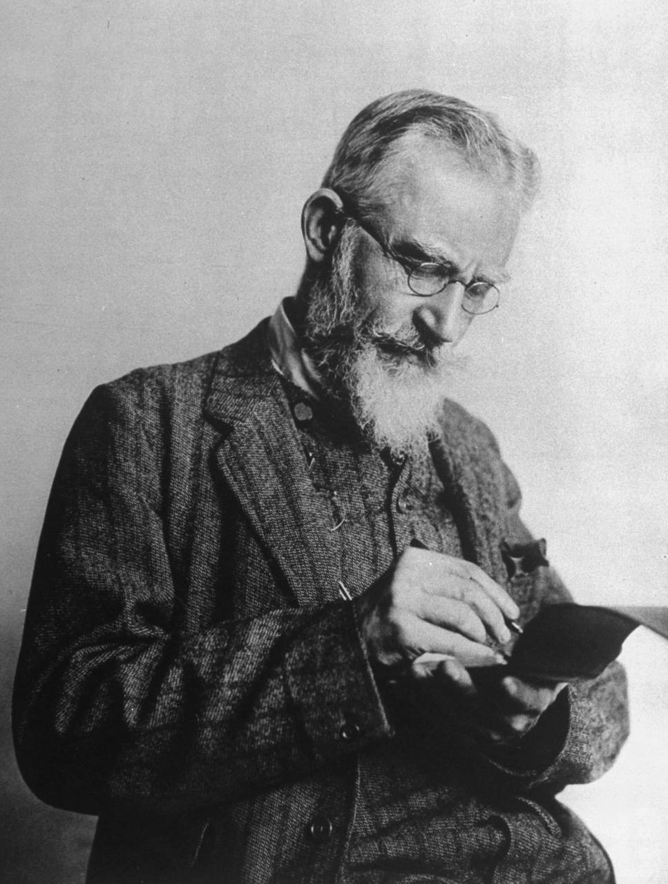 George_Bernard_Shaw_notebook.jpg