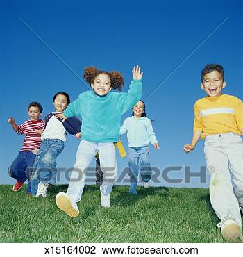 group-children-running_~x15164002.jpg