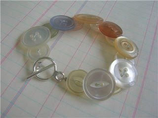 buttonbracelet4w.jpg