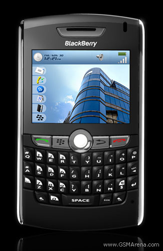 blackberry-8820_00.jpg