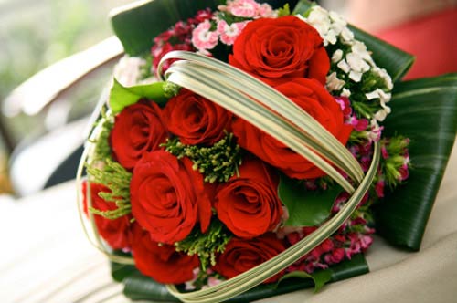 red-bridal-bouquet-pictures-1.jpg