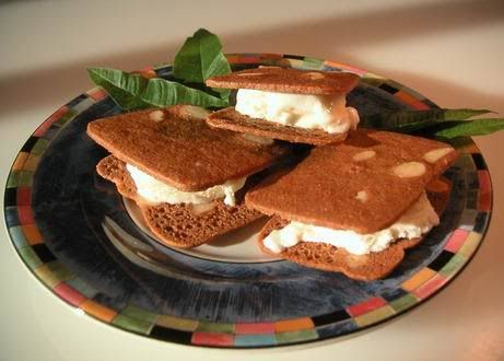 Lemon-verbene-ice-cream-sandwiches1.jpg