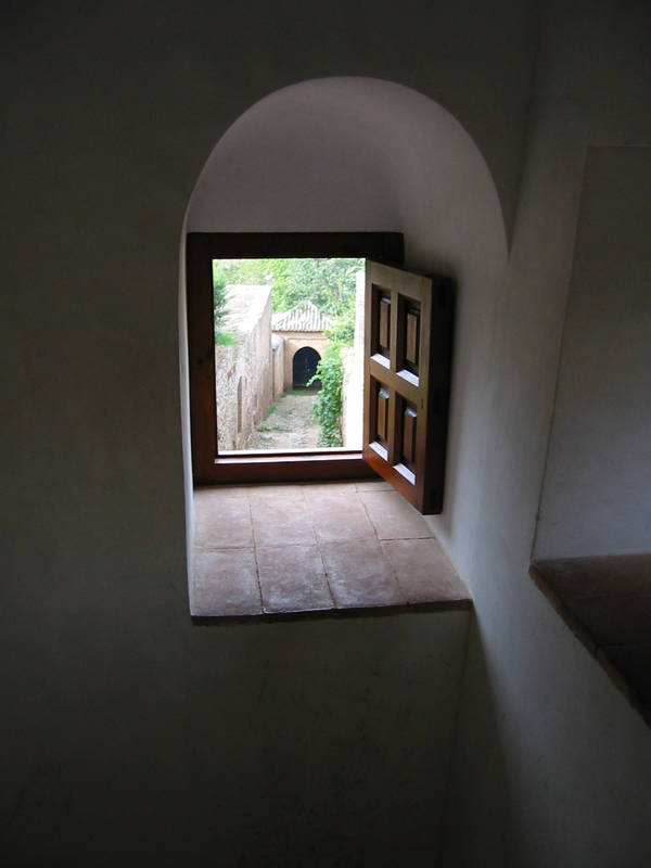 alhambra%20generalife%20window.jpg